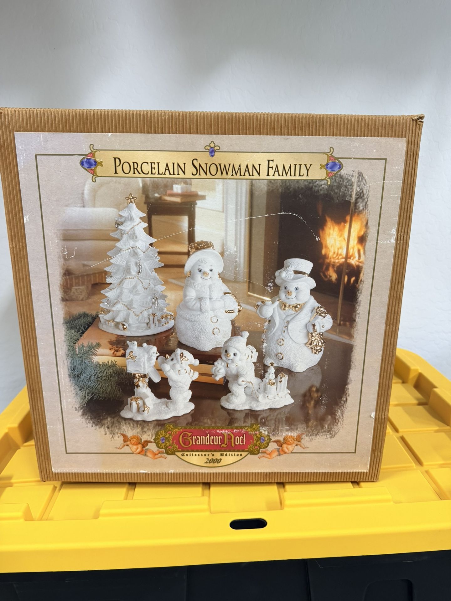 Vintage Grandeur Noel Collectors Edition 2000 Christmas Porcelain Snowman Family