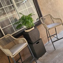 Woven Bar Stools Set Of 2 /outdoor Or Inside Furniture/Cash Only 