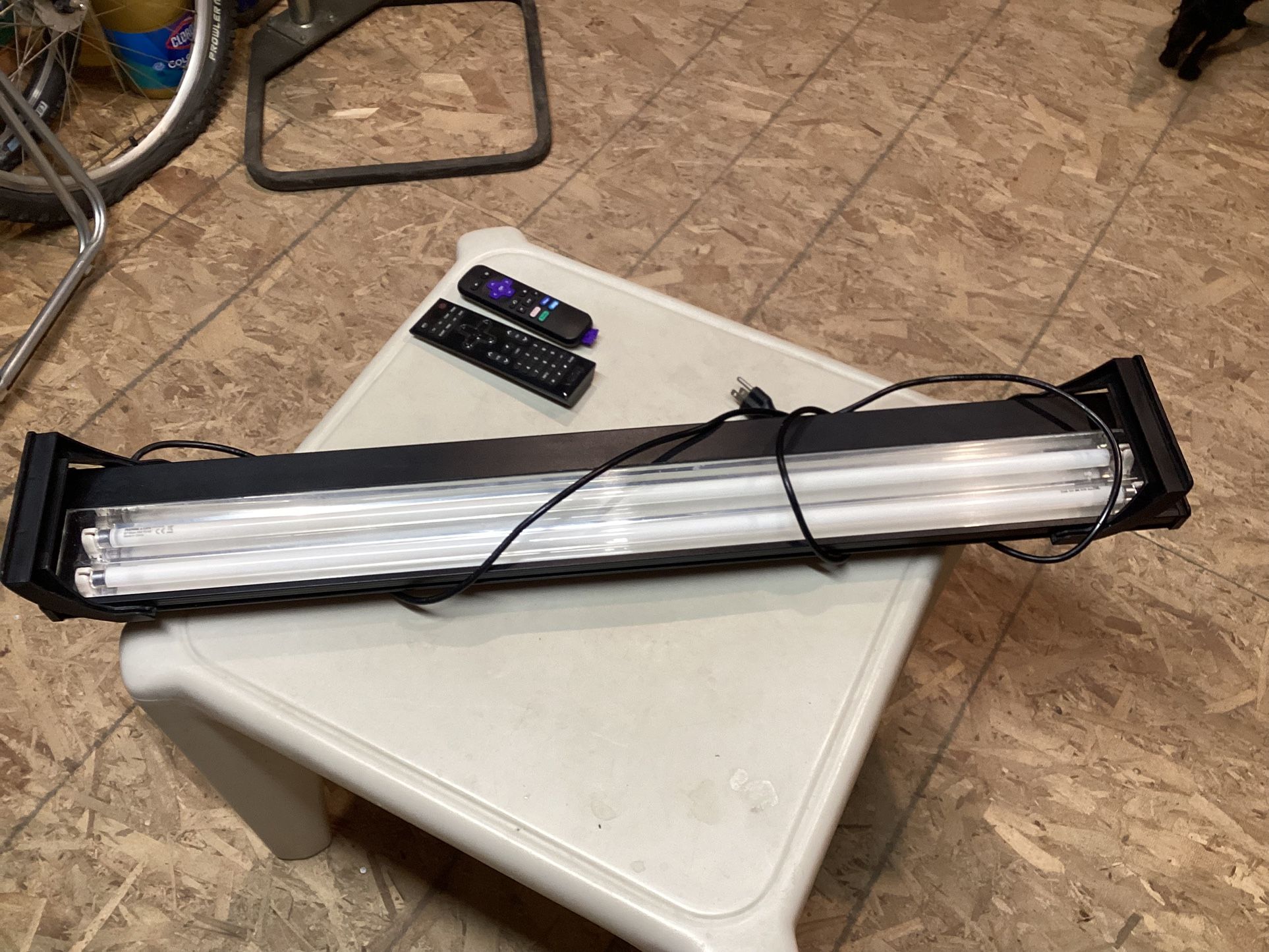 FISH TANK LIGHT 