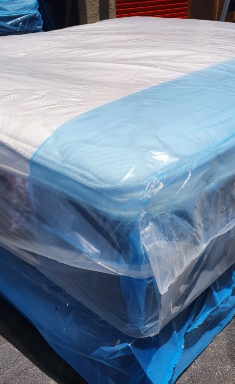 New queen mattress pillowtop and box spring BED FRAME IS NOT INCLUDED
