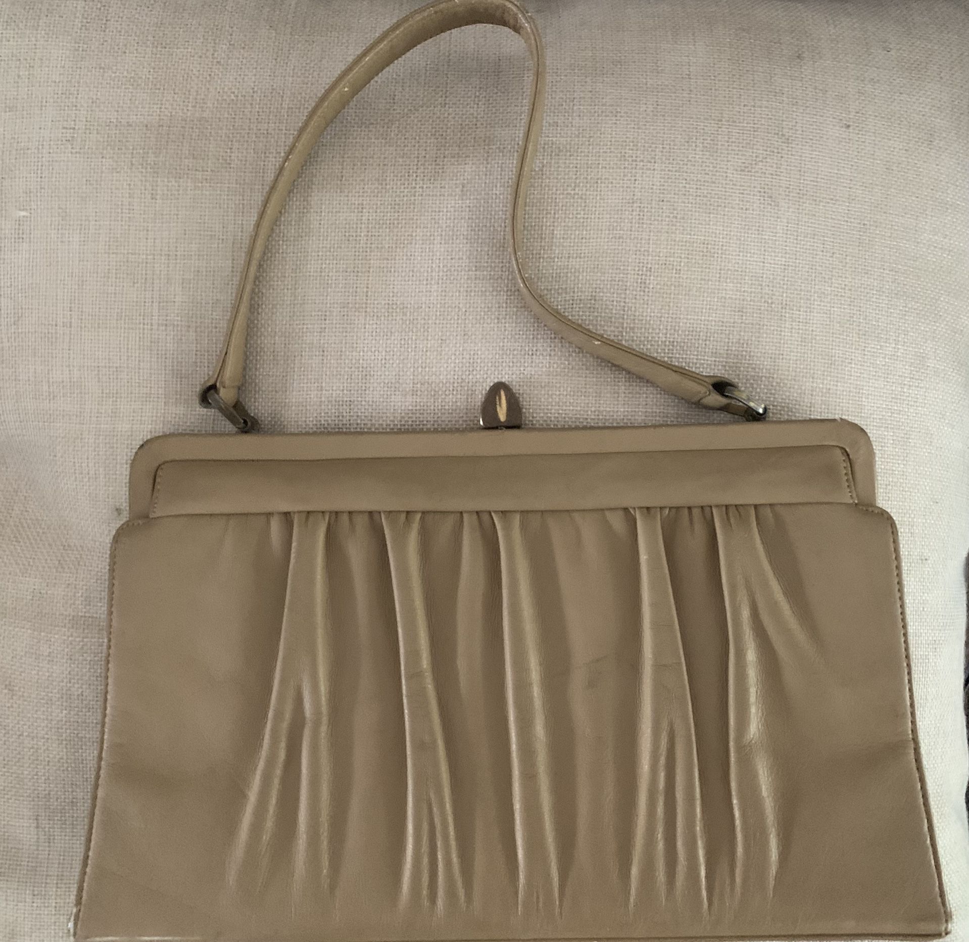 Vintage Leather Hand Bag 