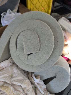 Queen size mattress topper (New)