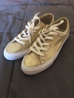 Brand new size 6 women's Gold converse all star