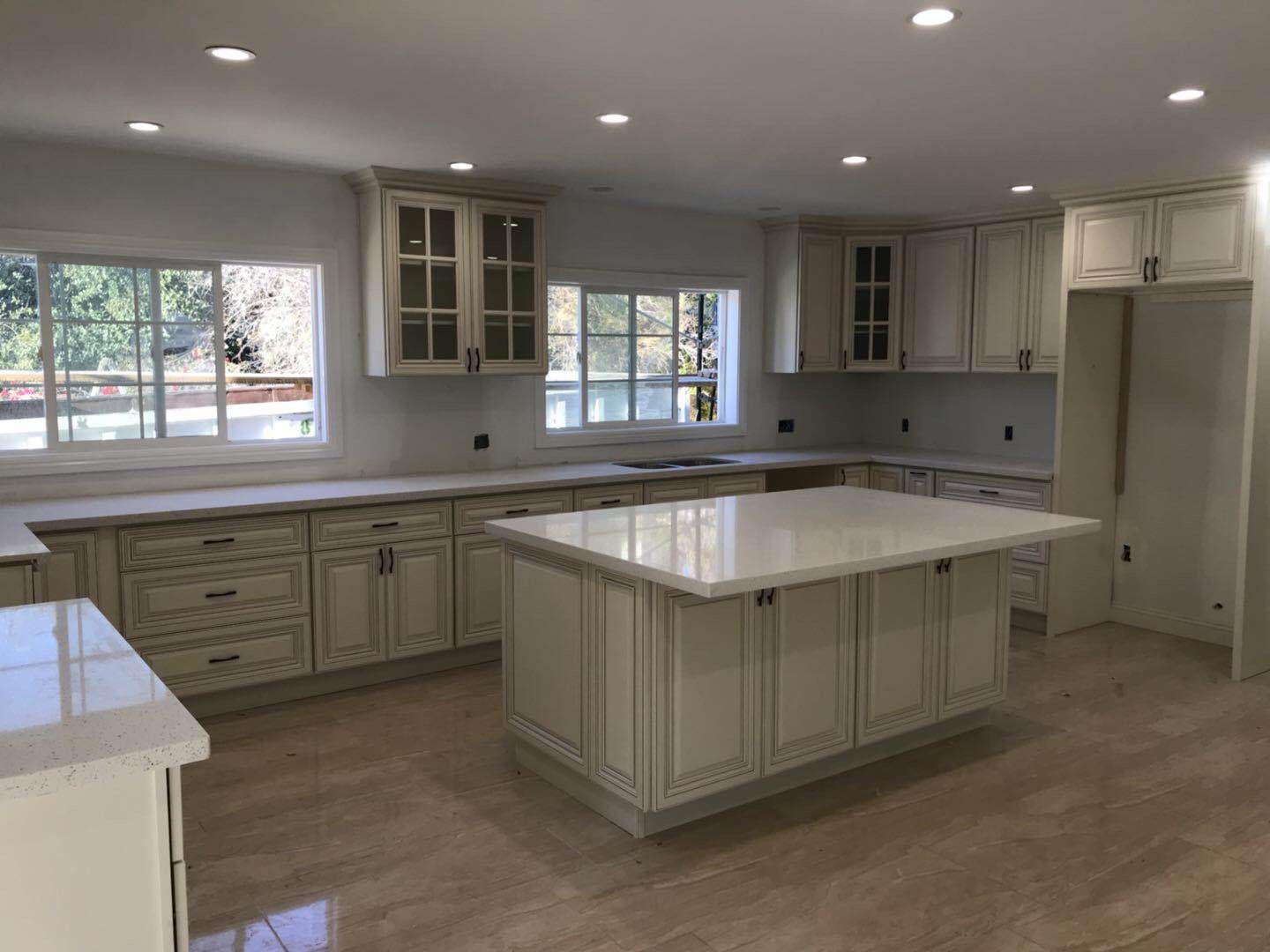 Kitchen Solid Wood Cabinetry Quartz Counter Tops Warehouse