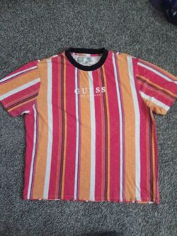 Guess t shirt large