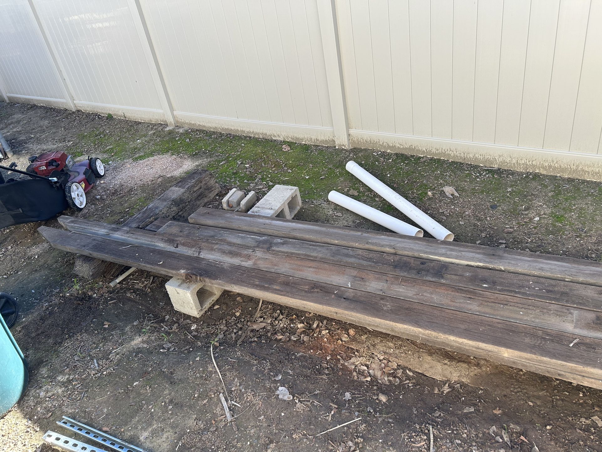 Scrap Lumber 11-14 Ft Redwood