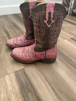 Roper Pink iridescent Glitter with brown embroidered Western Cowboy Boots. Girls Size 2. Light wear.