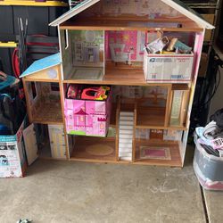 Huge 4 Ft Tall Doll House
