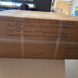 2003-06, 2007 Classic Silverado OEM Bucket Seat Covers. Front and Back NEW