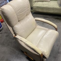 LaZBoy Leather Recliner (manual)