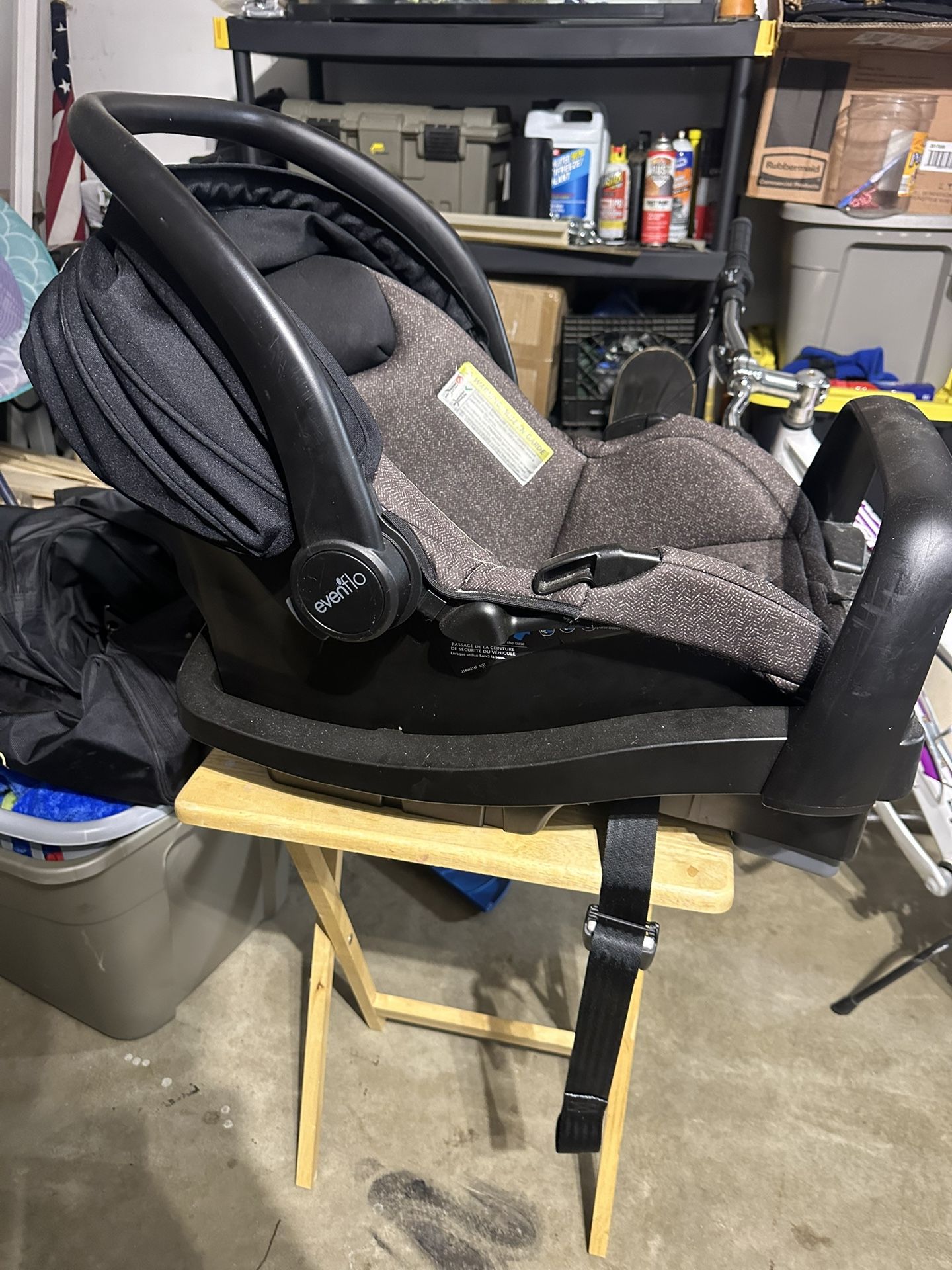 2 Car Seats 25$
