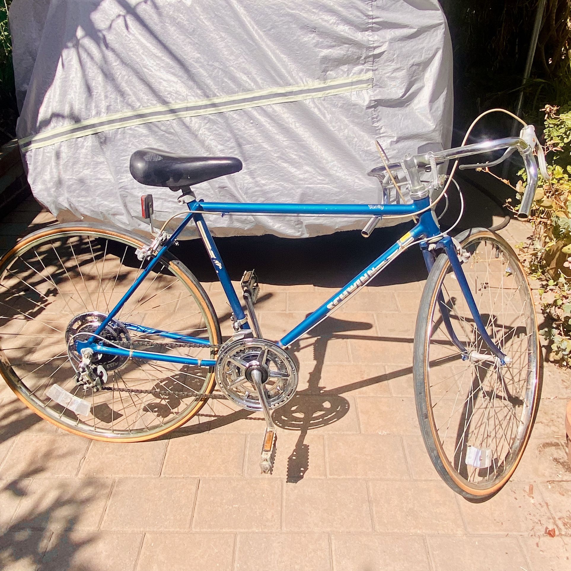 Vintage Schwinn “Varsity” Road Bike, 10 Speed for Sale in Los 