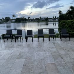 8 Modern Chairs