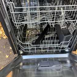 Dishwasher Great Condition (GE) 2025 