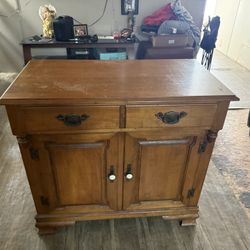 Dresser / Tv Stand 