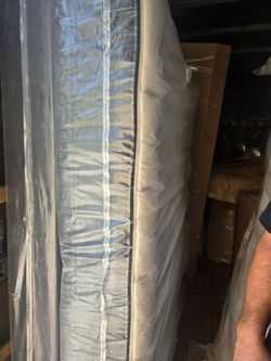 Eastern king hotel collection matress (firm) with box spring
