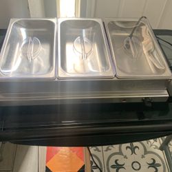 Electric Warmer To Keep Your Food Warm Has Three Serving Areas Works Good