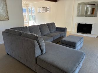 Couch with pull out bed