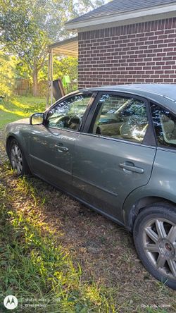 Ford Five Hundred Limited mint green full size sedan