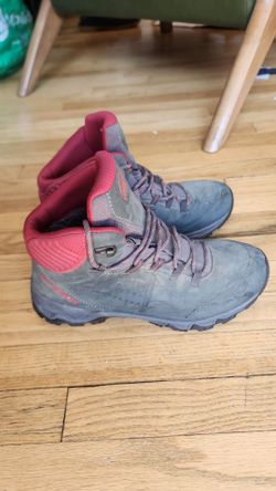 Women's Size 8 Mammut Hiking Boots