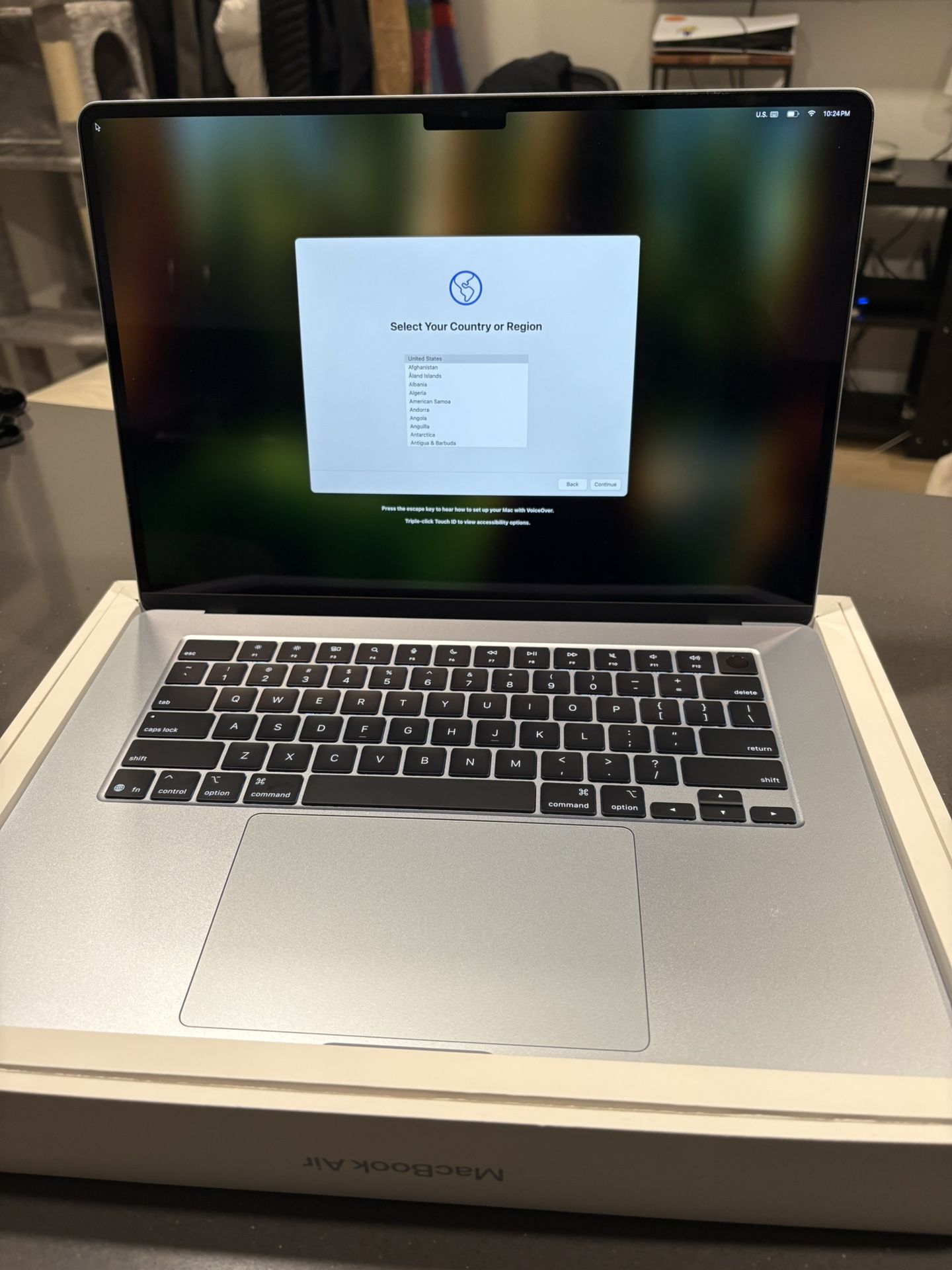 2025 MacBook Air 15” M4 – 32GB / 1TB – AppleCare+ to 2028 – New Open Box