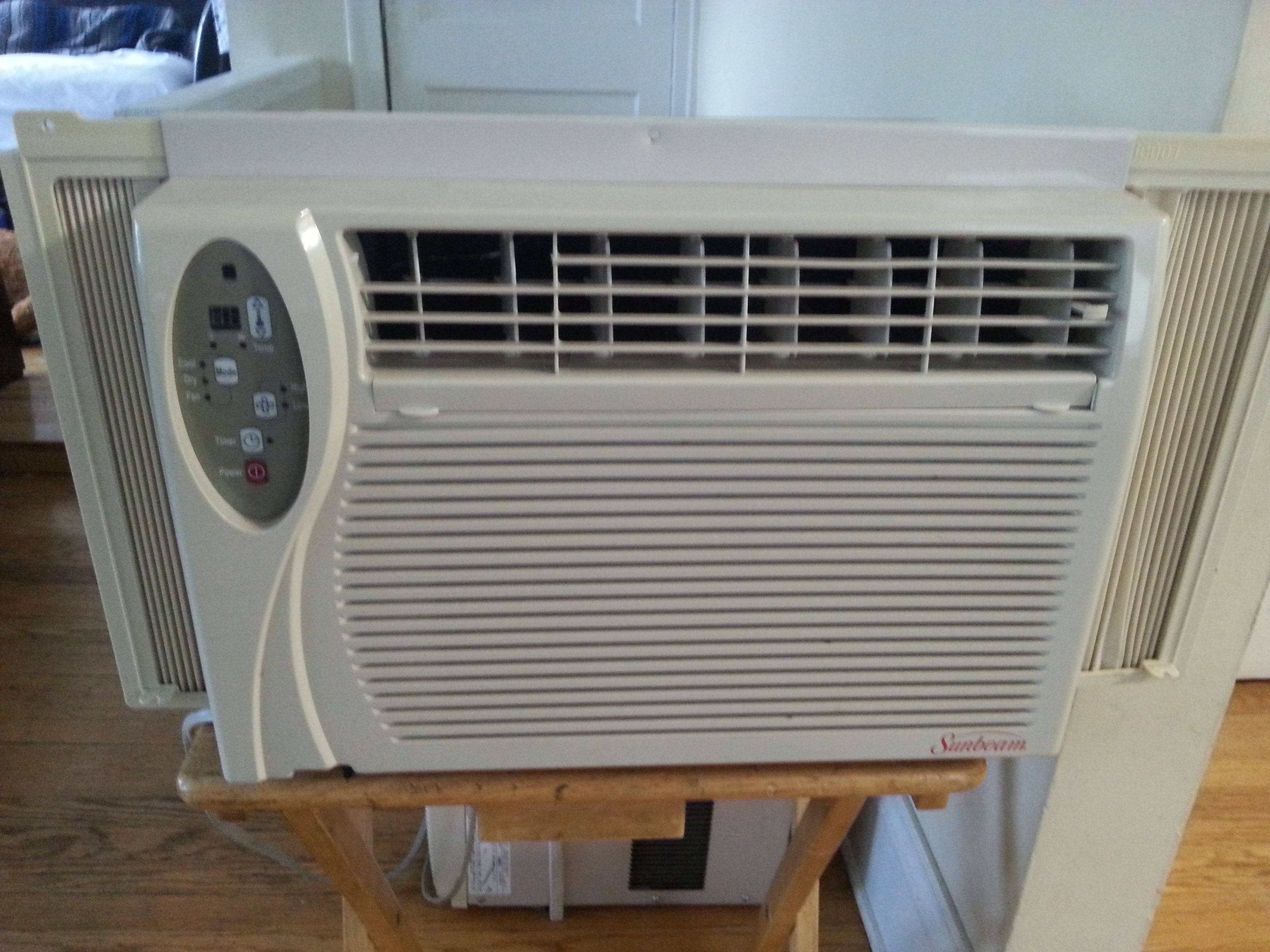 Sunbeam 5200 btu window air conditioner w/remote