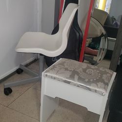  Ikea Chair