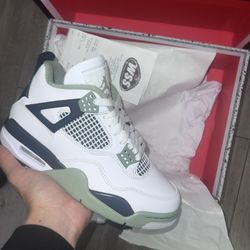 Jordan 4 Seafoam Size 5y/6.5W