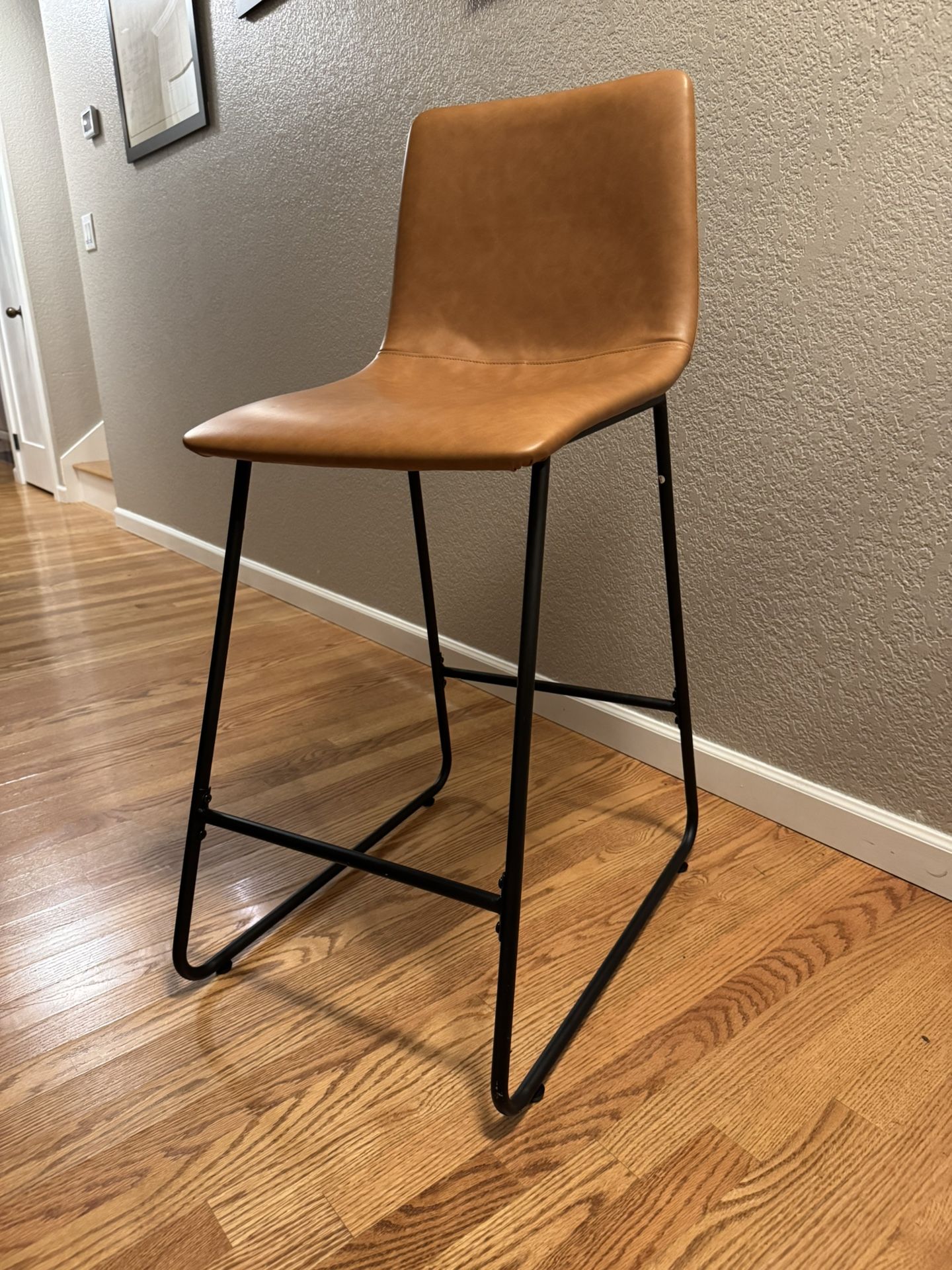 Bar chair with faux leather seat