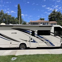 2022 Thor Axis - *** REDUCED ***