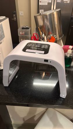 Led facial LIGHT  (NO CORD)
