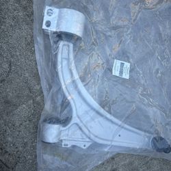 2012 Chevy Cruze Ls Lower Central Arm Driver Side 