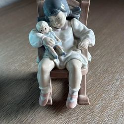 Lladro Naptime Figurine