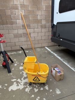 Mop Bucket With Press Wringer