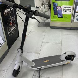 NineBot Max G30LP Electric Scooter 18MPH! Finance For $50 Down Payment!!