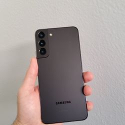 Samsung Galaxy S22+ – 256GB – Excellent Condition