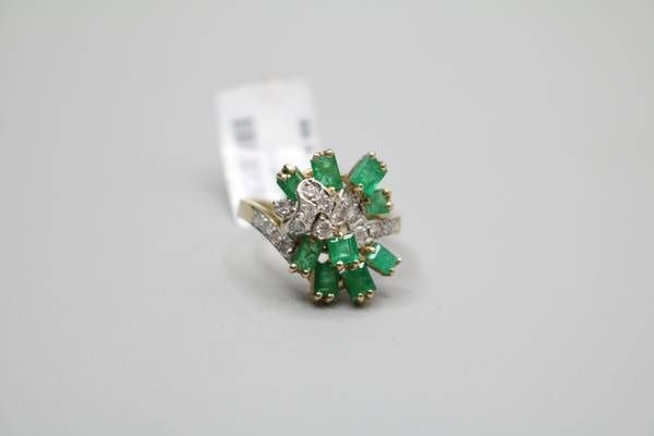 14K Yellow Gold Ladies Diamond & Emerald Cluster Ring (Size 7) 1.48CTW