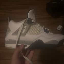 Jordan 4s midnight navy’s 5,5y size