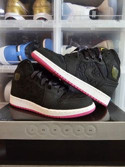 Girls Jordan 1 phat GS 5.5Y  (contact info removed)08