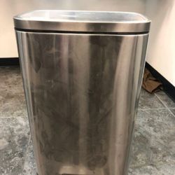 Large Stainless Steel Trash Can /Bote Grande Stainless Steel 