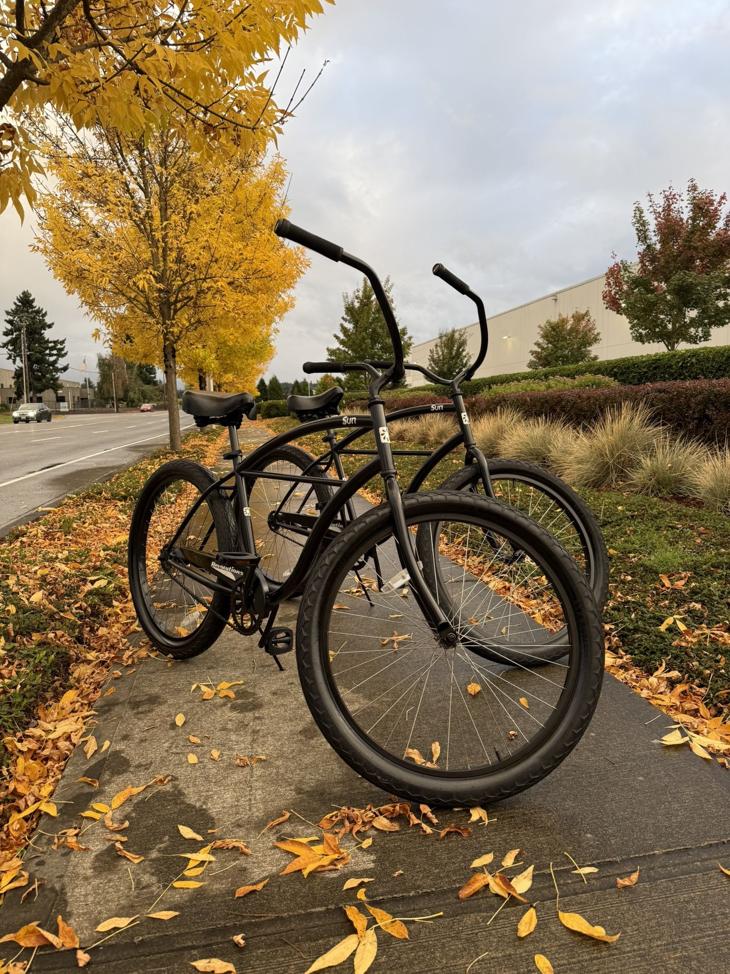 Sun Revolutions Cruiser Bike