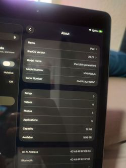 8th gen apple iPad tablet 10 inches