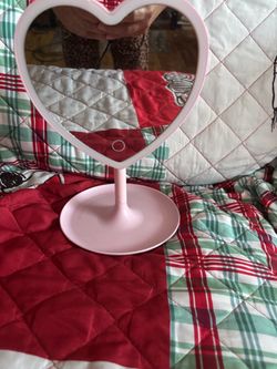 Heart-shaped mirror