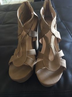 Size 9 Camel colored wedges