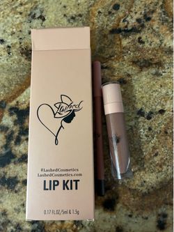 Lashed lip kit