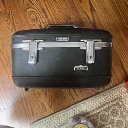 Vintage American tourist small suitcase, toiletry make up bag