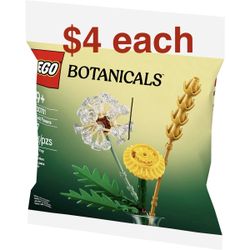 LEGO Botanicals Field Flowers Building Kit 30701