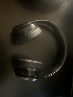 Beats by Dr. Dre Solo3 Bluetooth Wireless On-Ear Headphones Black With Case