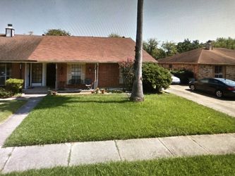 3 bedroom 2 bath 1655 sq ft duplex around the hwy6 and 59 area