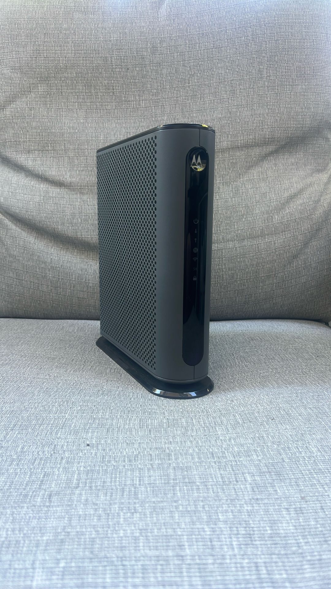 Motorola 24x8 Cable Modem And Router